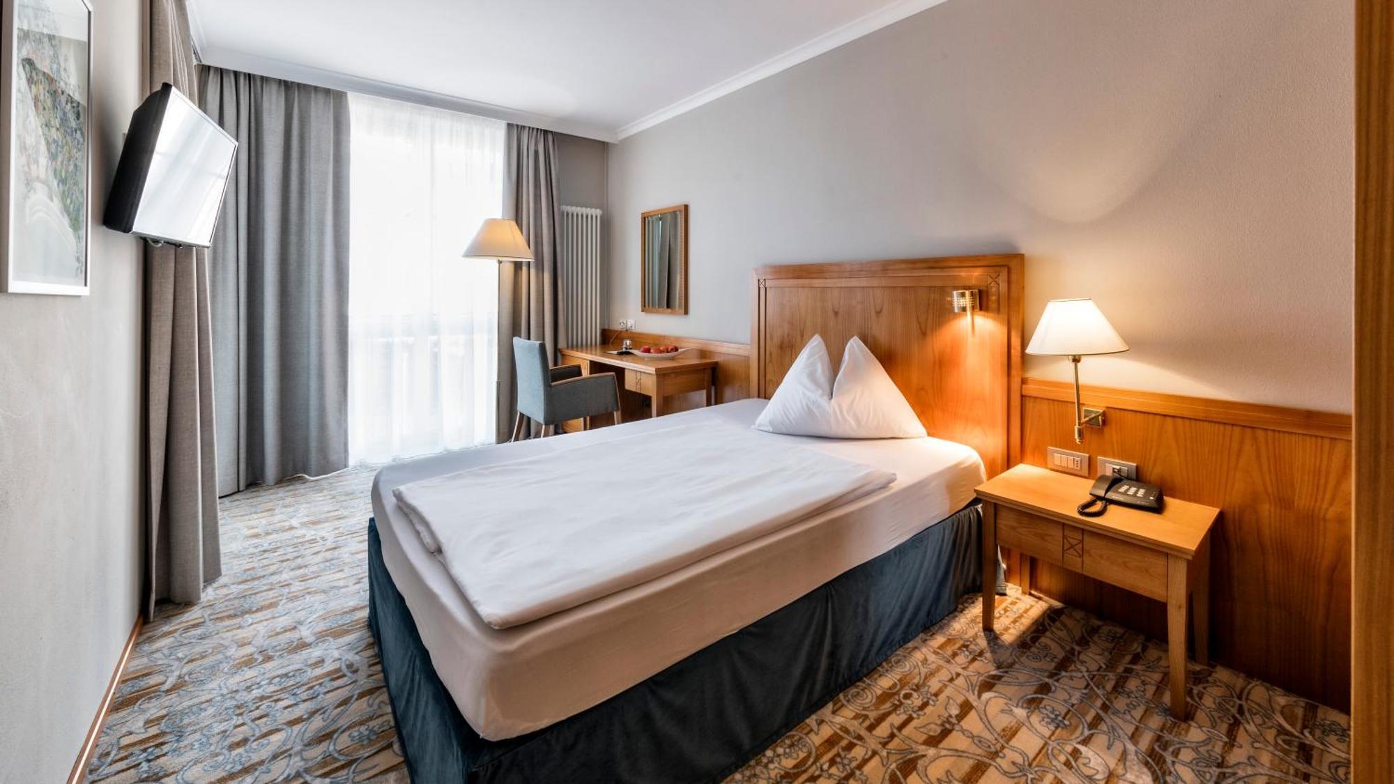 Hotel Post Alpine Cityflair บรูนิโก ภายนอก รูปภาพ
